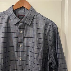 UNTUCKit men’s button-down shirt